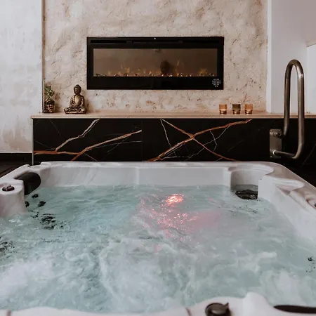 Biancomora Bed & Breakfast 4*